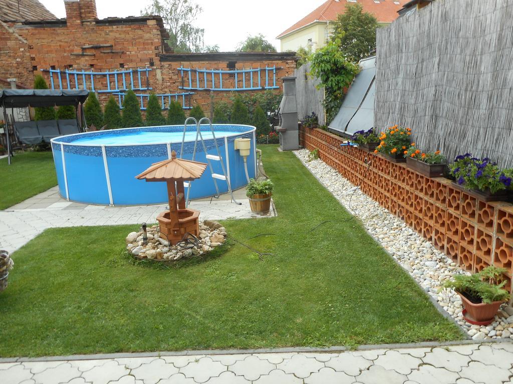 Slovácká chalupa Ratiskovice Exterior foto